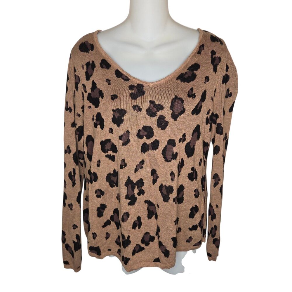 Chico's 100% Rayon Leopard Print Sweater Size 1 Medium Animal Print